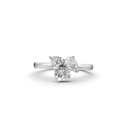 Anello con grappolo di tre diamanti