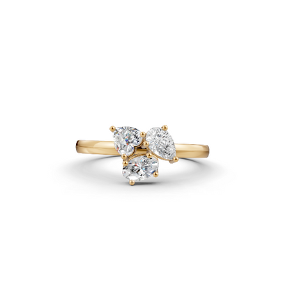 Anello con grappolo di tre diamanti