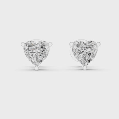 Orecchini a forma di cuore con diamanti